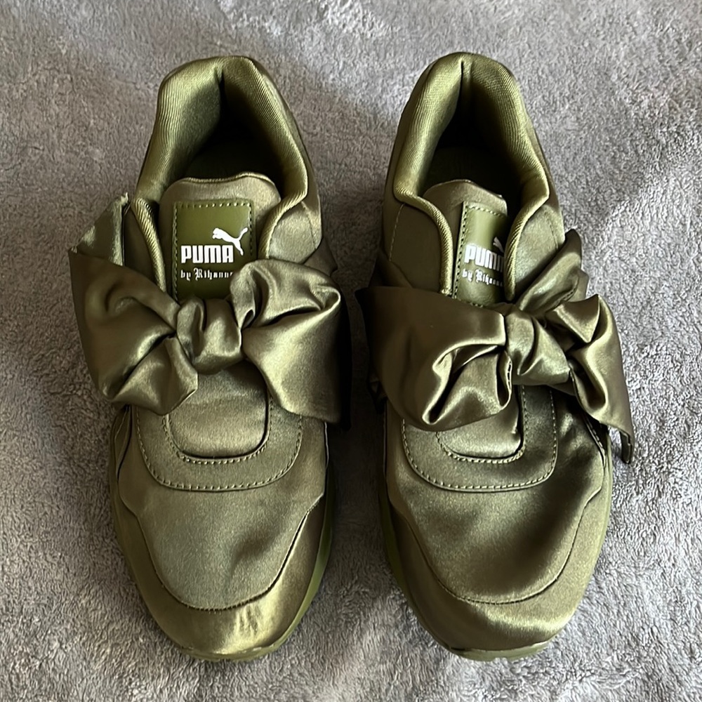 PUMA Women's Bow Sneaker Fenty by Rihanna